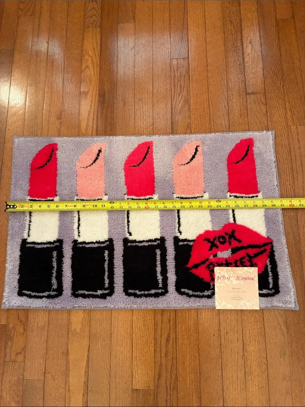 Betsey Johnson Lavender Lipstick 💄 Row Bath Mat with Lips 👄